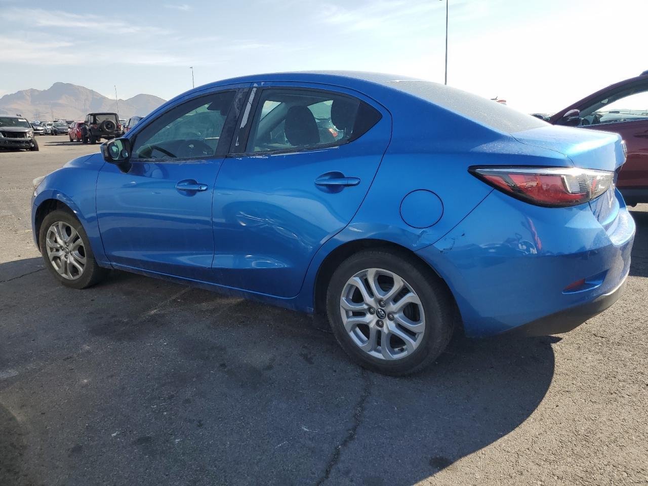 2017 Toyota Yaris Ia - Фото 2