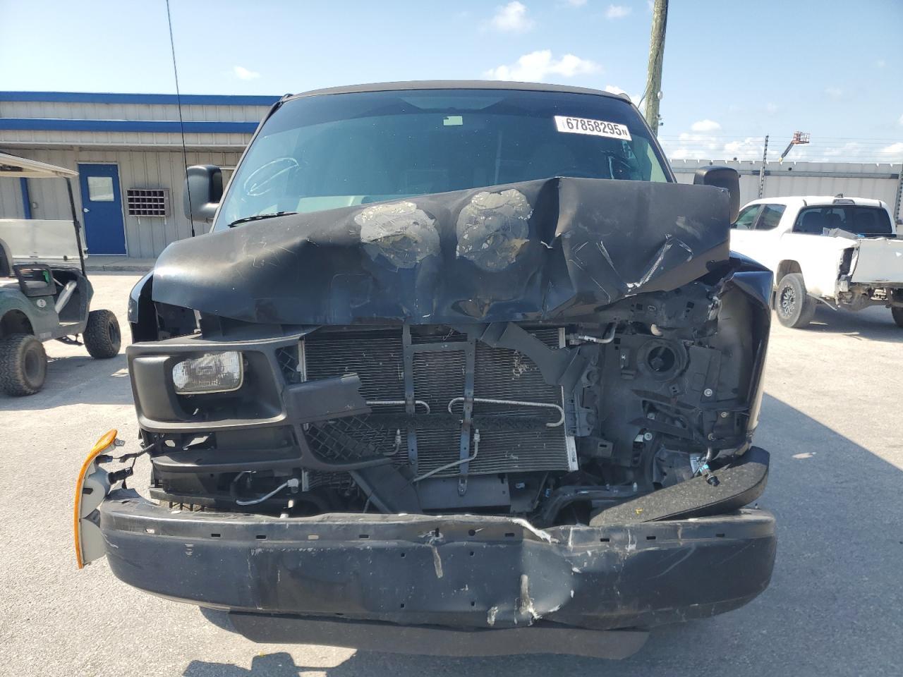 2015 Chevrolet Express G2500 - Image 5