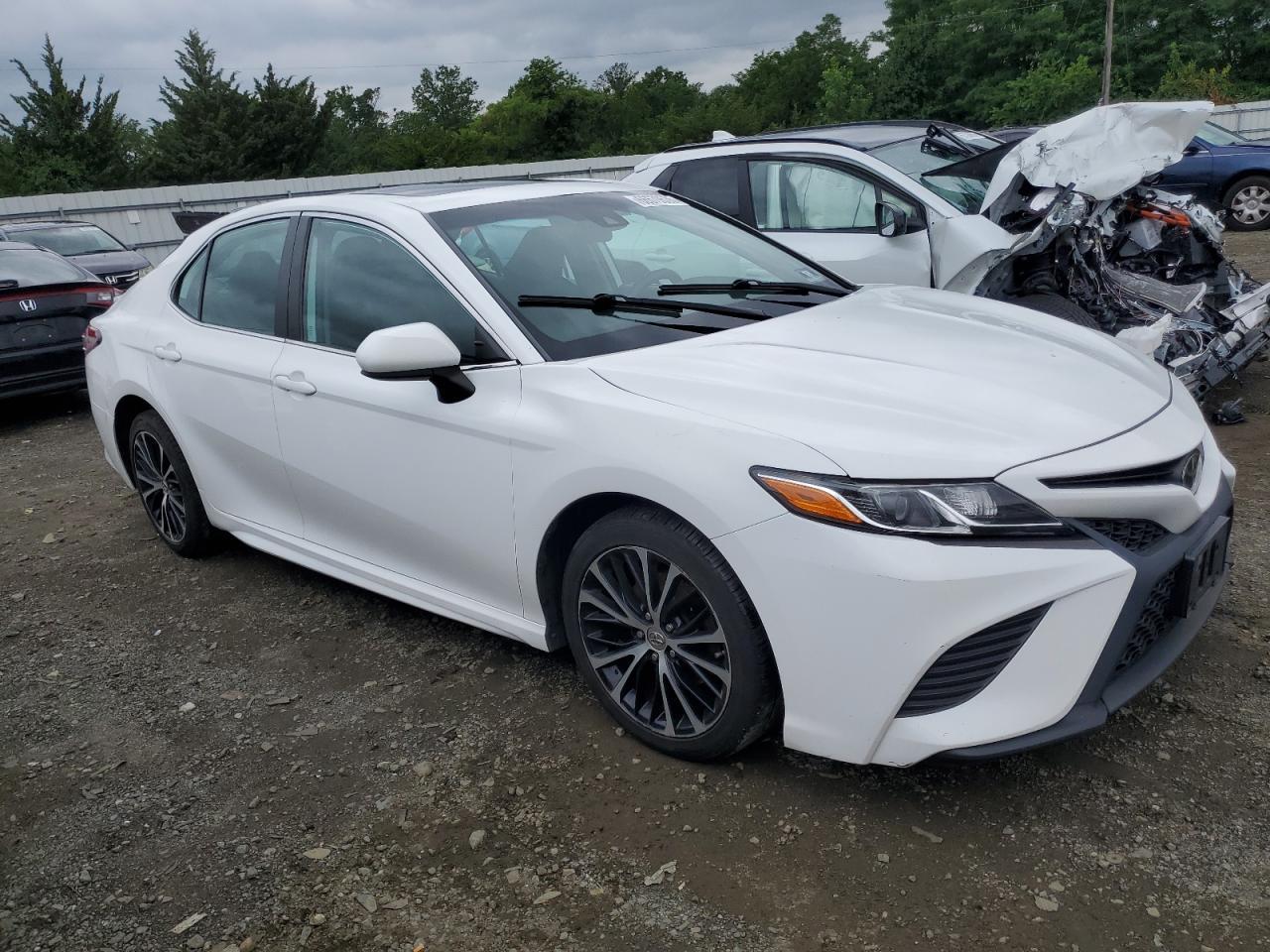 2019 Toyota Camry L - Фото 4