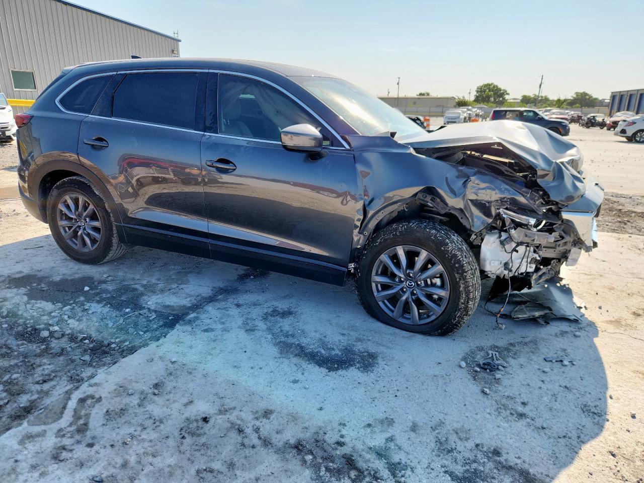 2023 Mazda Cx-9 Touring - Image 4