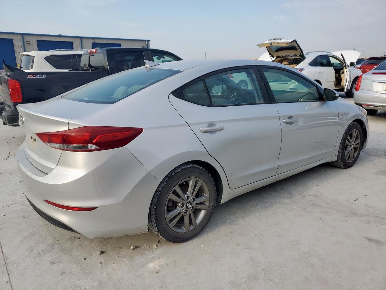 2018 Hyundai Elantra Sel - Фото 3