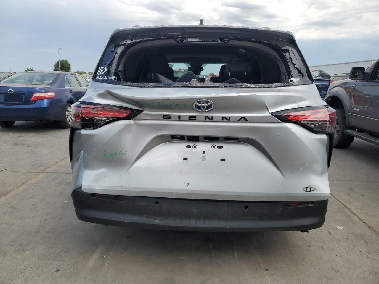 2021 Toyota Sienna Xle - Фото 6