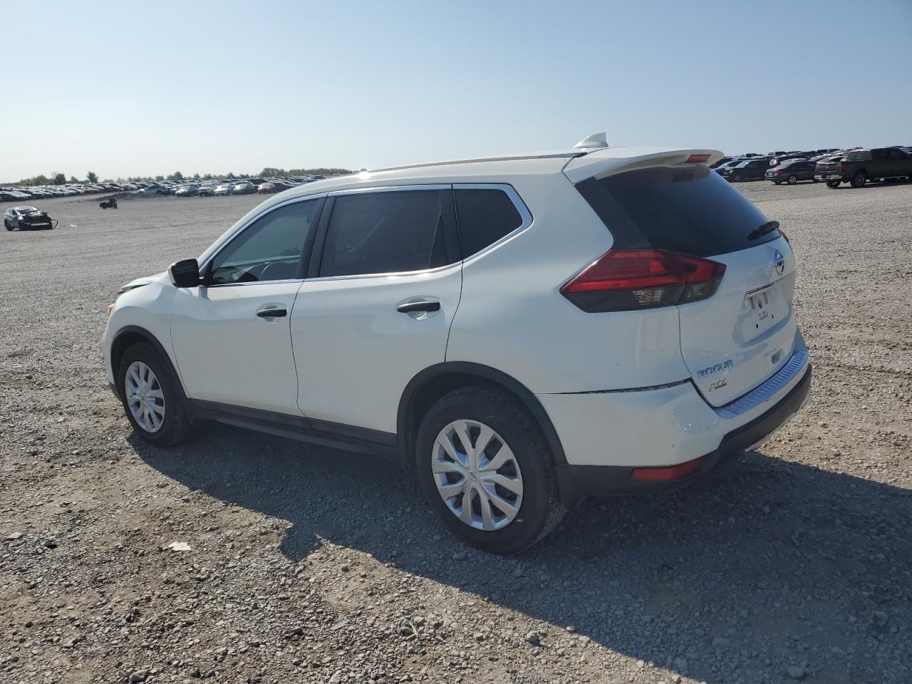 2017 Nissan Rogue S - Фото 2