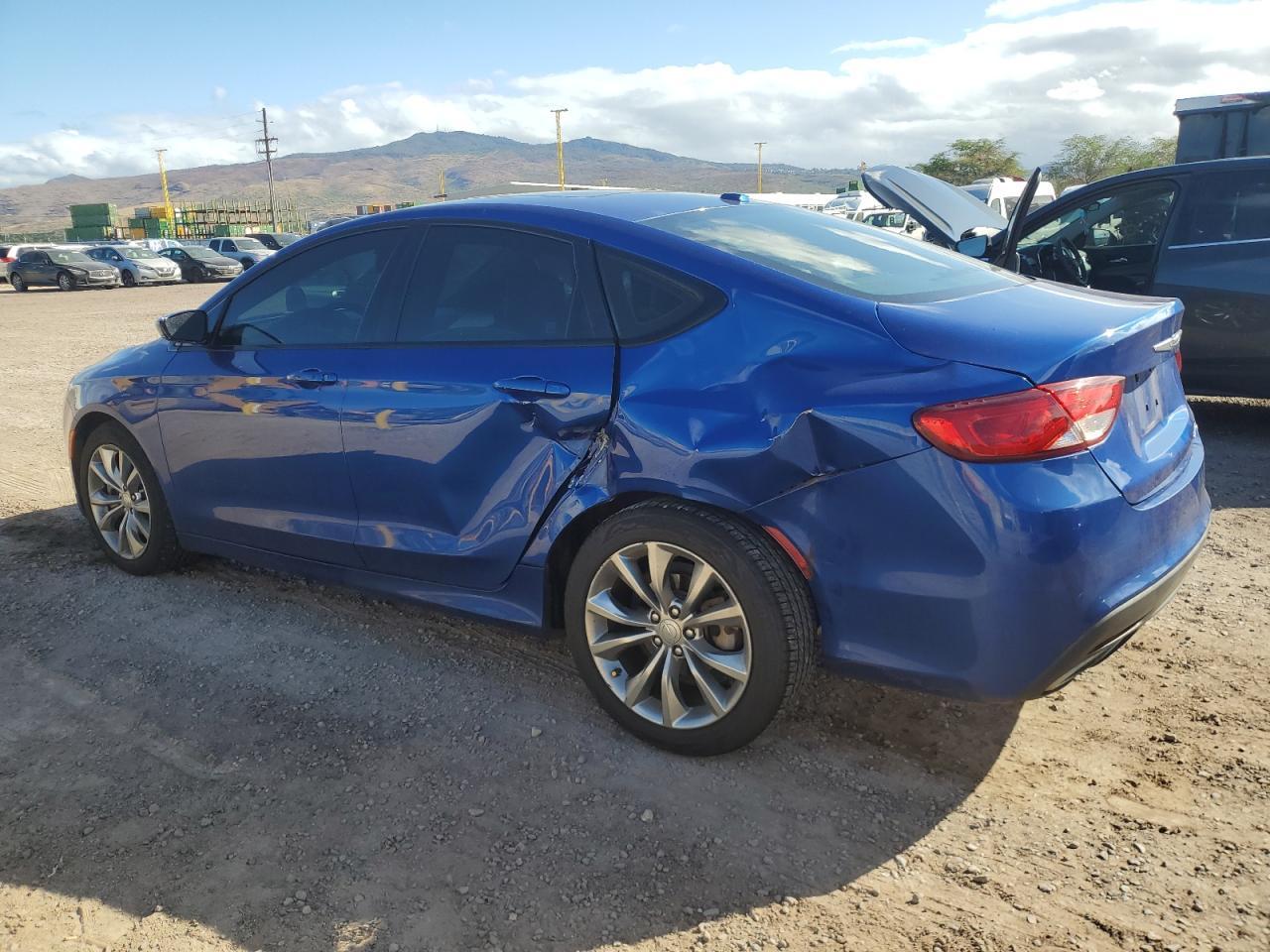 2015 Chrysler 200 S - Image 2