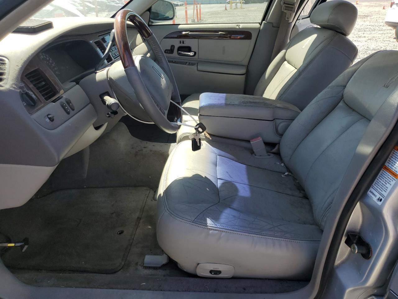 2002 Lincoln Town Car Cartier - Image 7