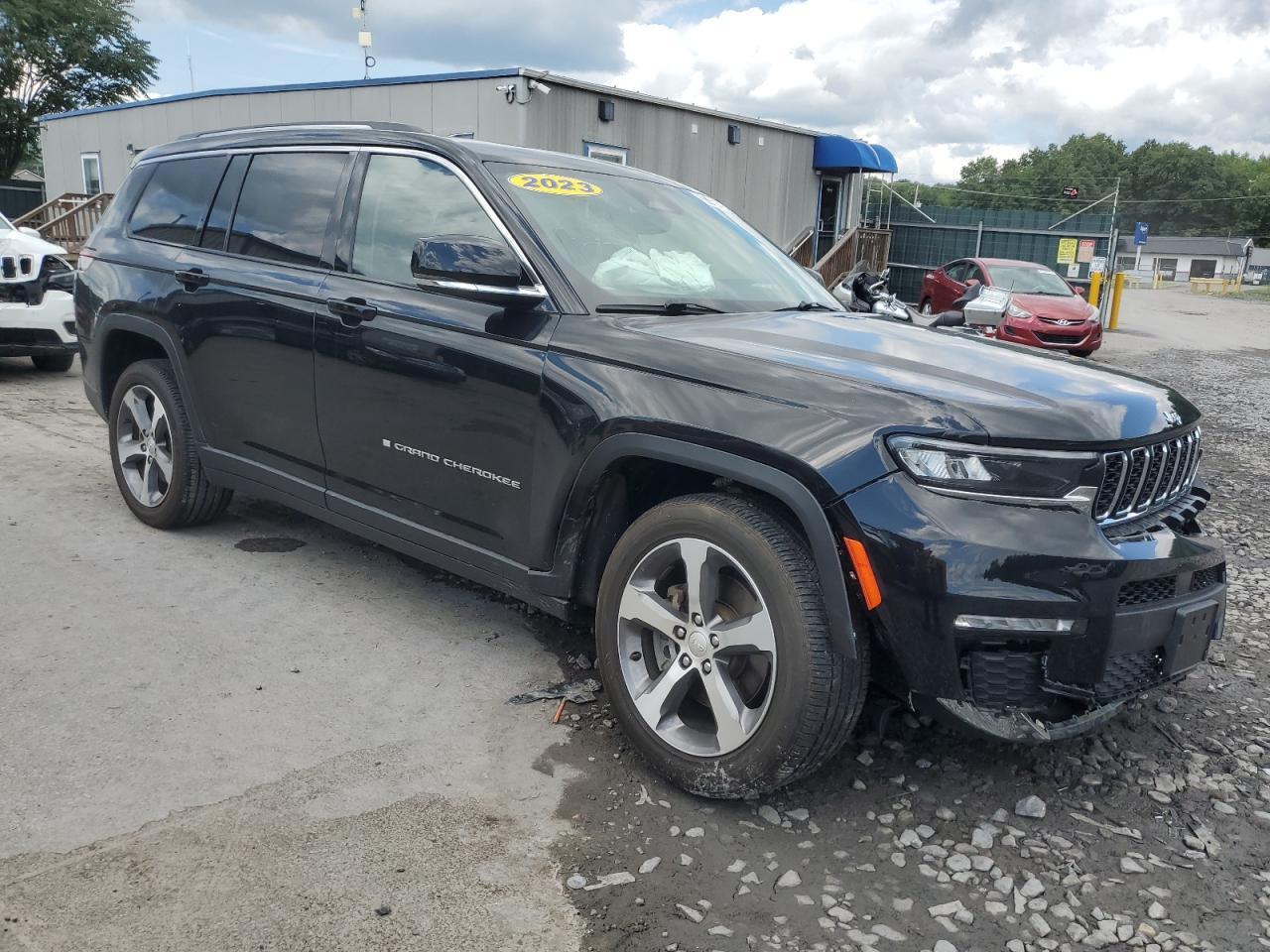 2023 Jeep Grand Cherokee L Limited - Image 4