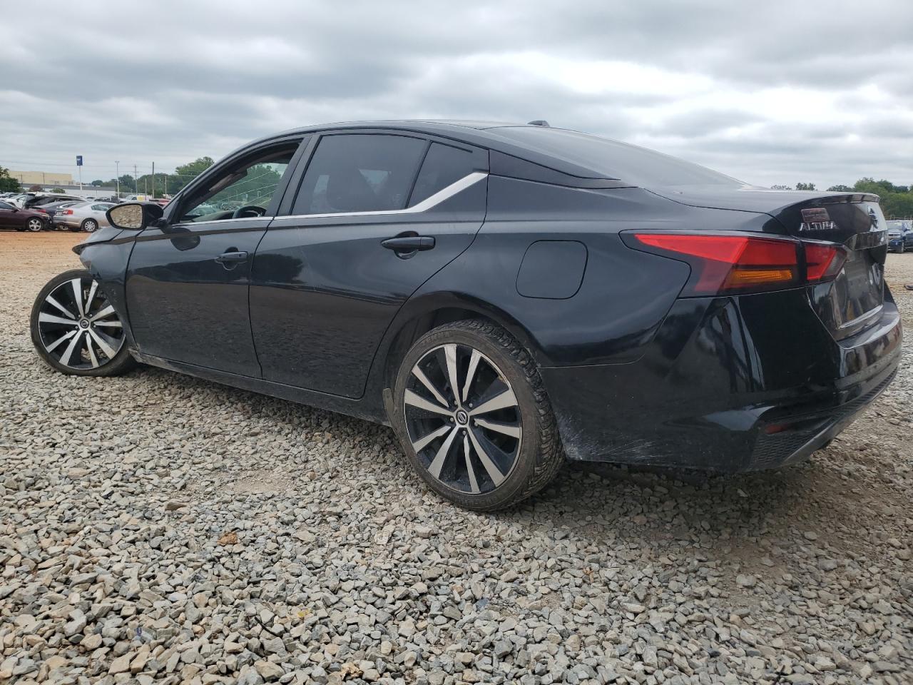2019 Nissan Altima Sr - Фото 2