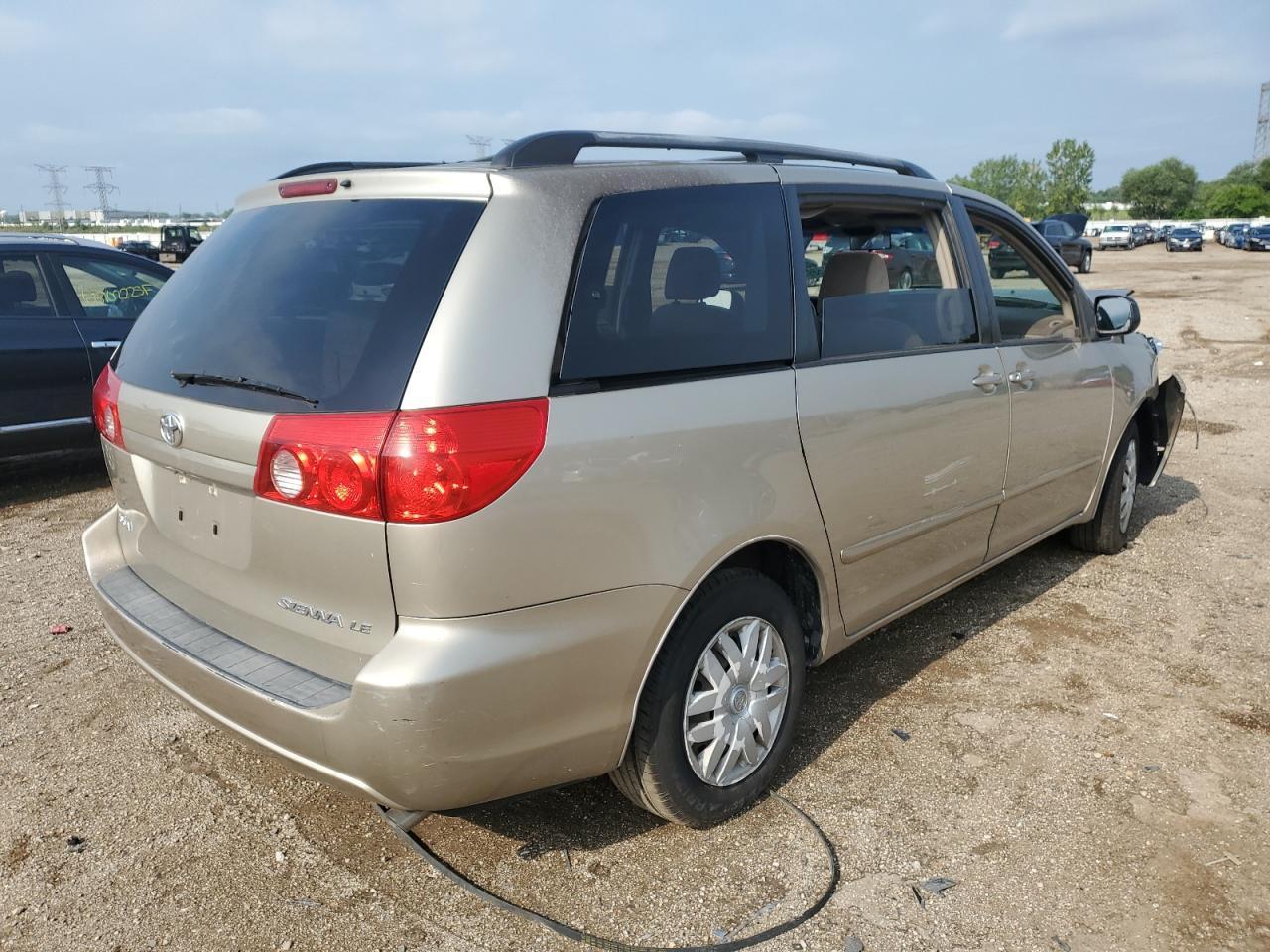 2010 Toyota Sienna Ce - Image 3
