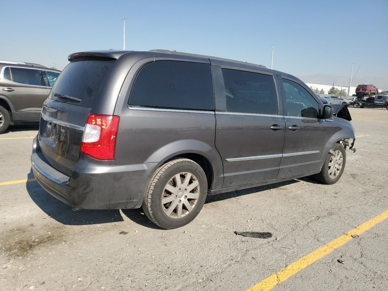 2015 Chrysler Town & Country Touring - Фото 3
