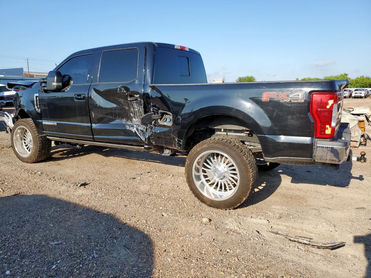 2017 Ford F250 Super Duty - Фото 2