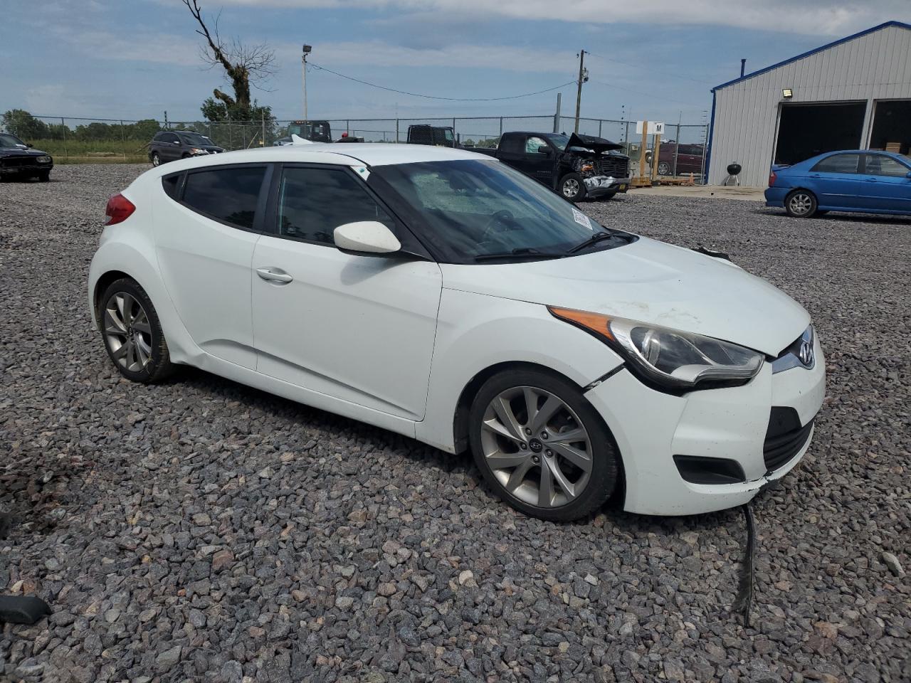 2016 Hyundai Veloster - Фото 4