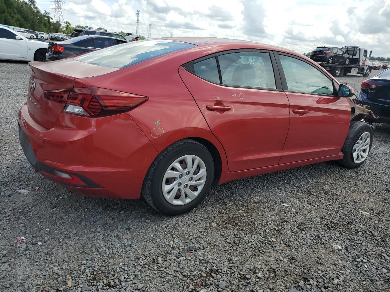 2019 Hyundai Elantra Se - Image 3