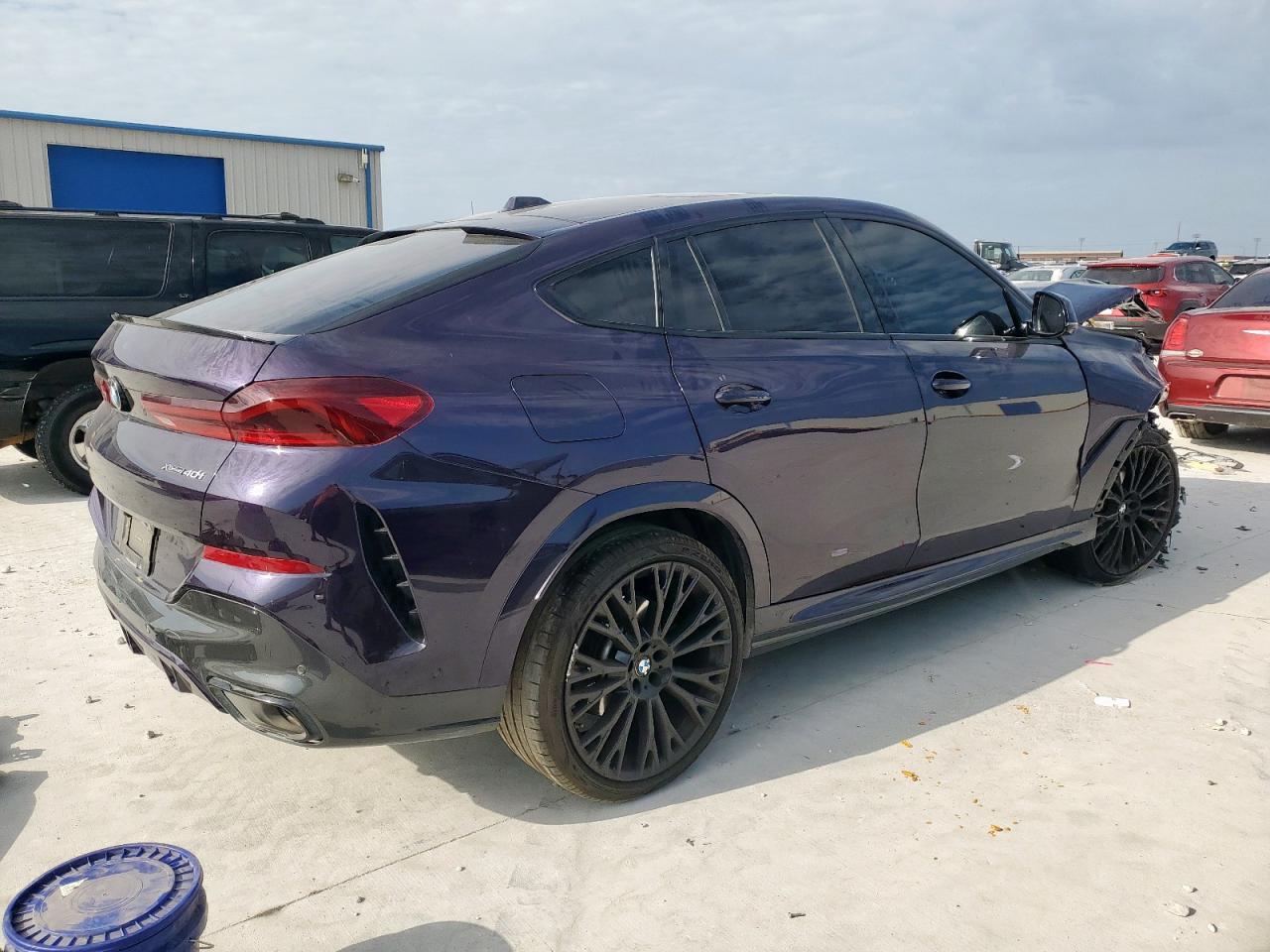 2024 BMW X6 xDrive40I - Image 3
