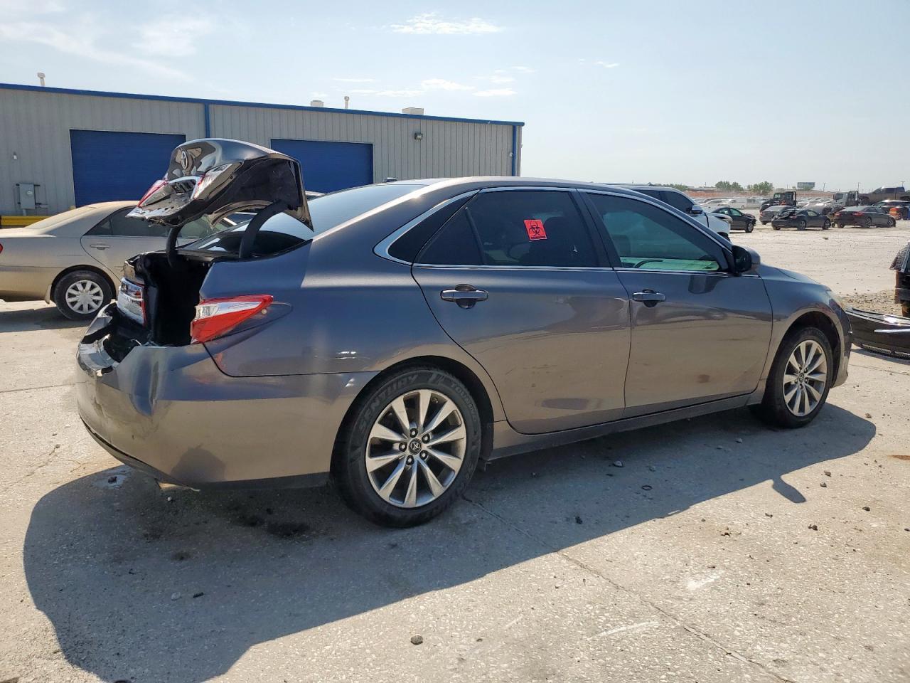 2017 Toyota Camry Le - Image 3