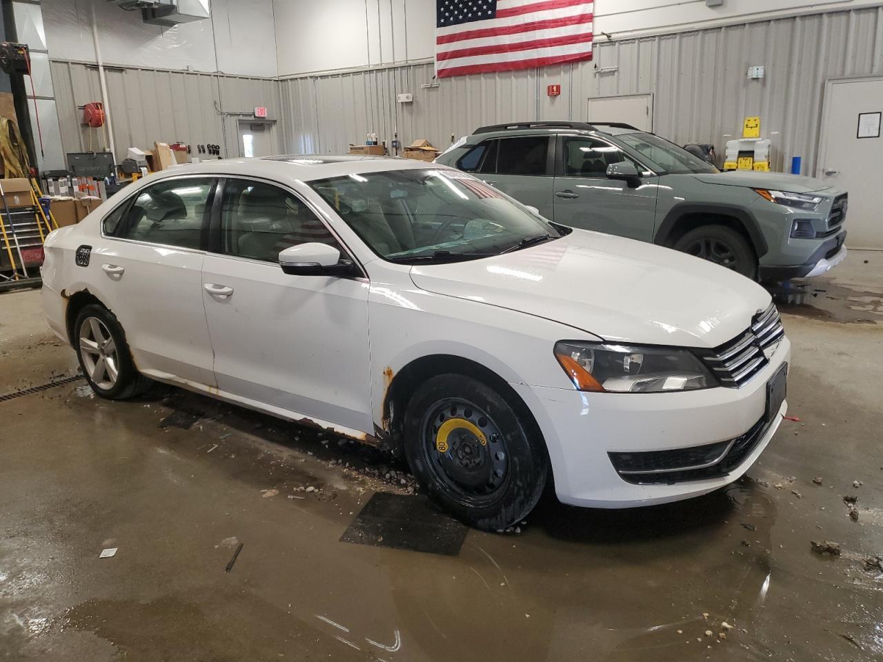 2013 Volkswagen Passat Se - Image 4