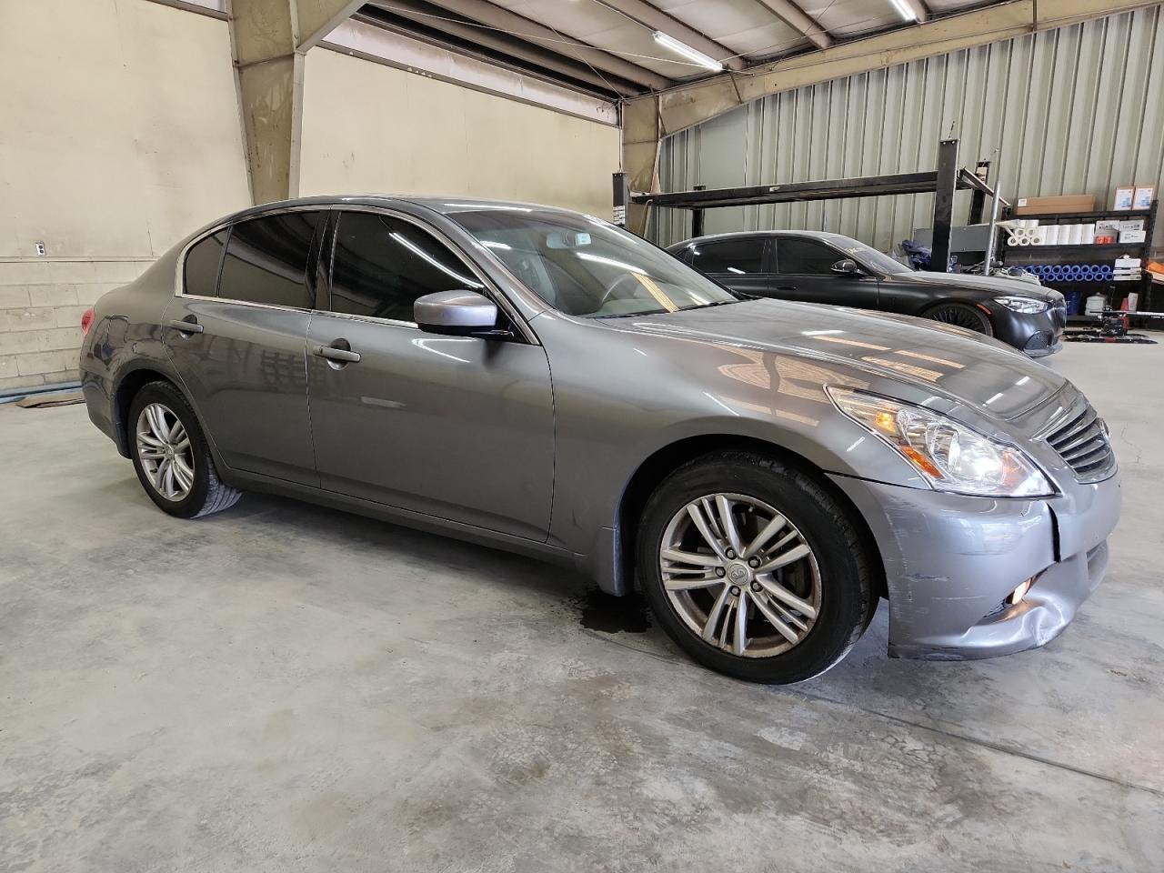2011 Infiniti G37 - Image 4