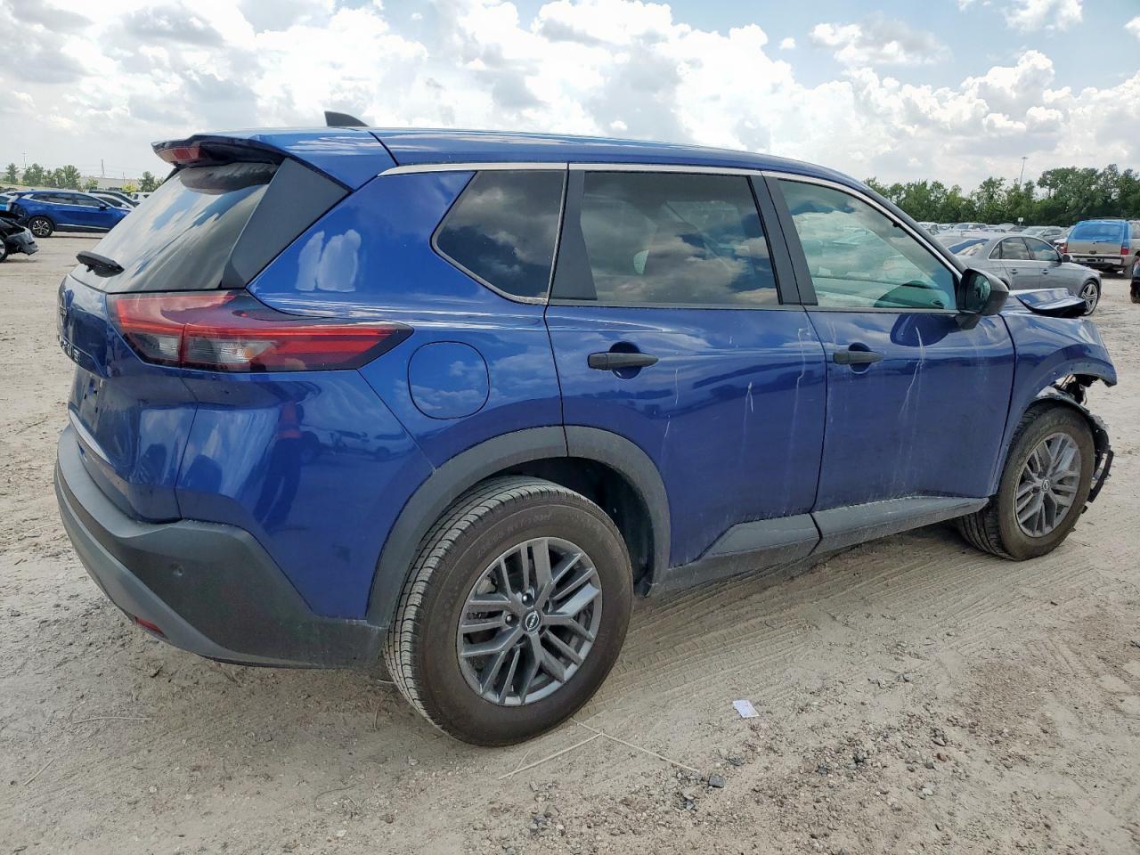 2023 Nissan Rogue S - Фото 3