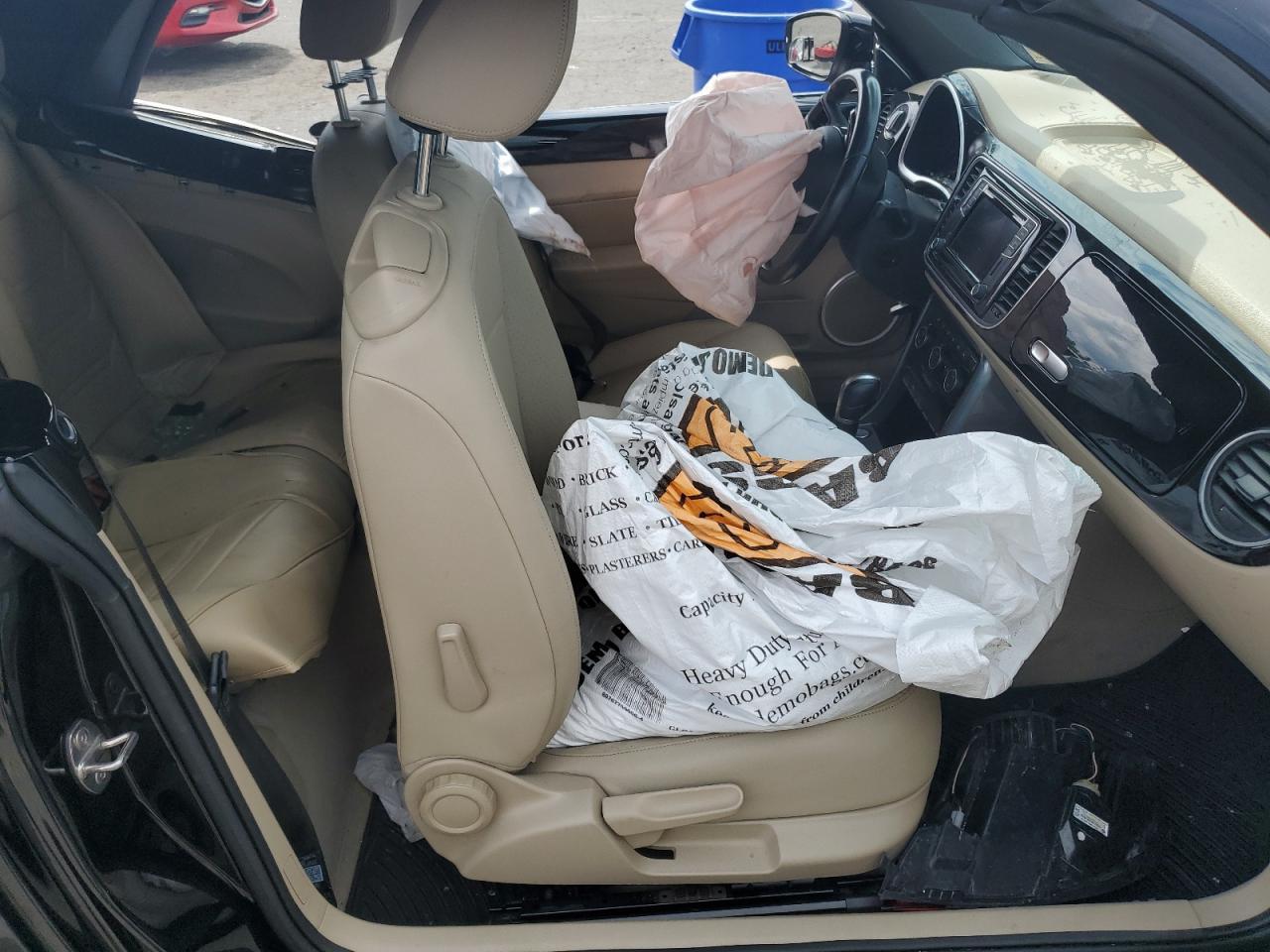 2017 Volkswagen Beetle S/Se - Image 7