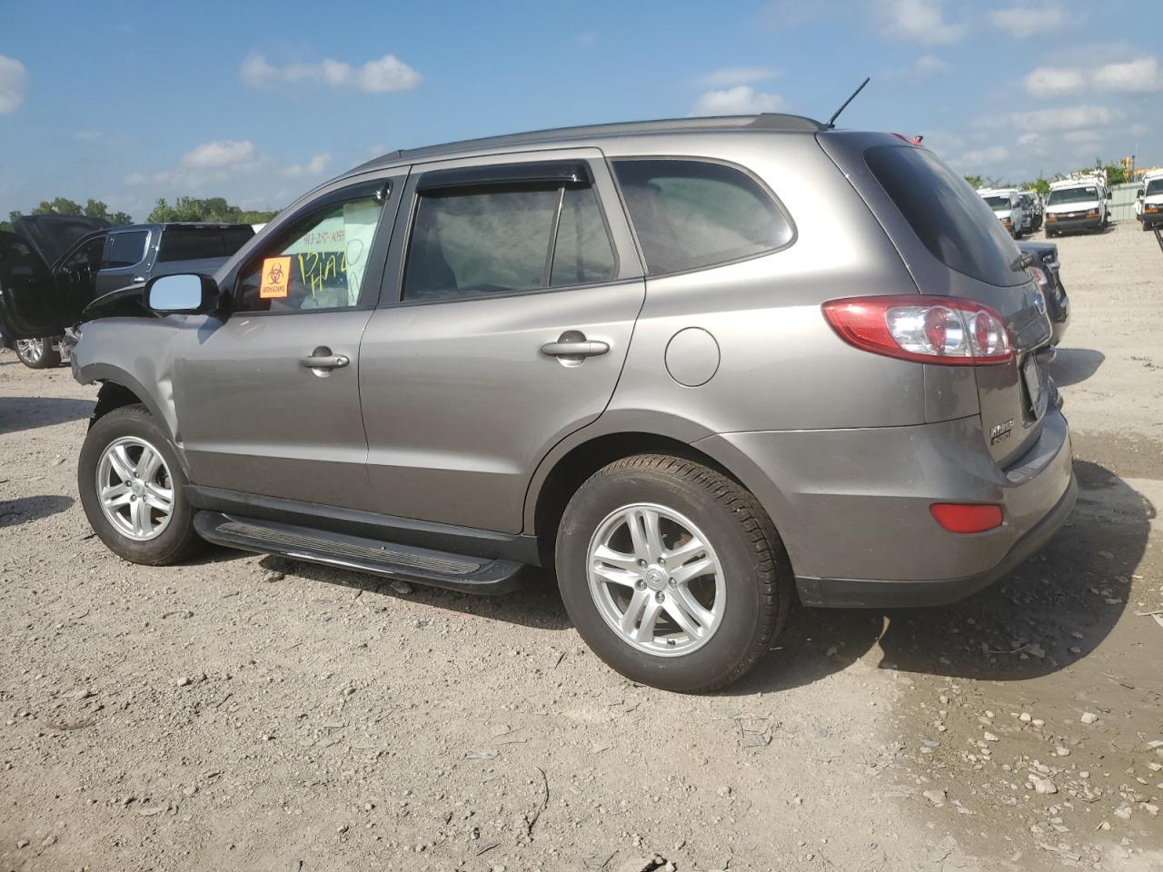 2011 Hyundai Santa Fe Gls - Image 2