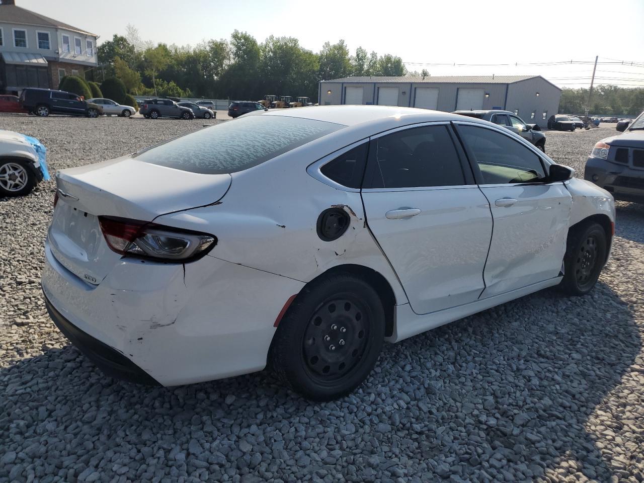 2015 Chrysler 200 Lx - Фото 3