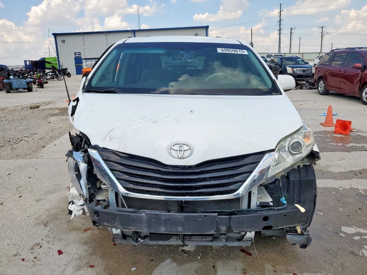 2011 Toyota Sienna Le - Фото 5