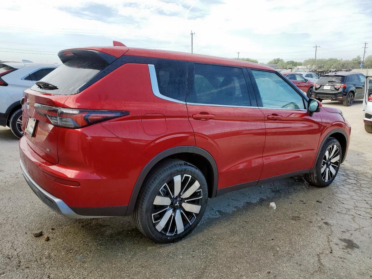 2025 Mitsubishi Outlander Se - Фото 3