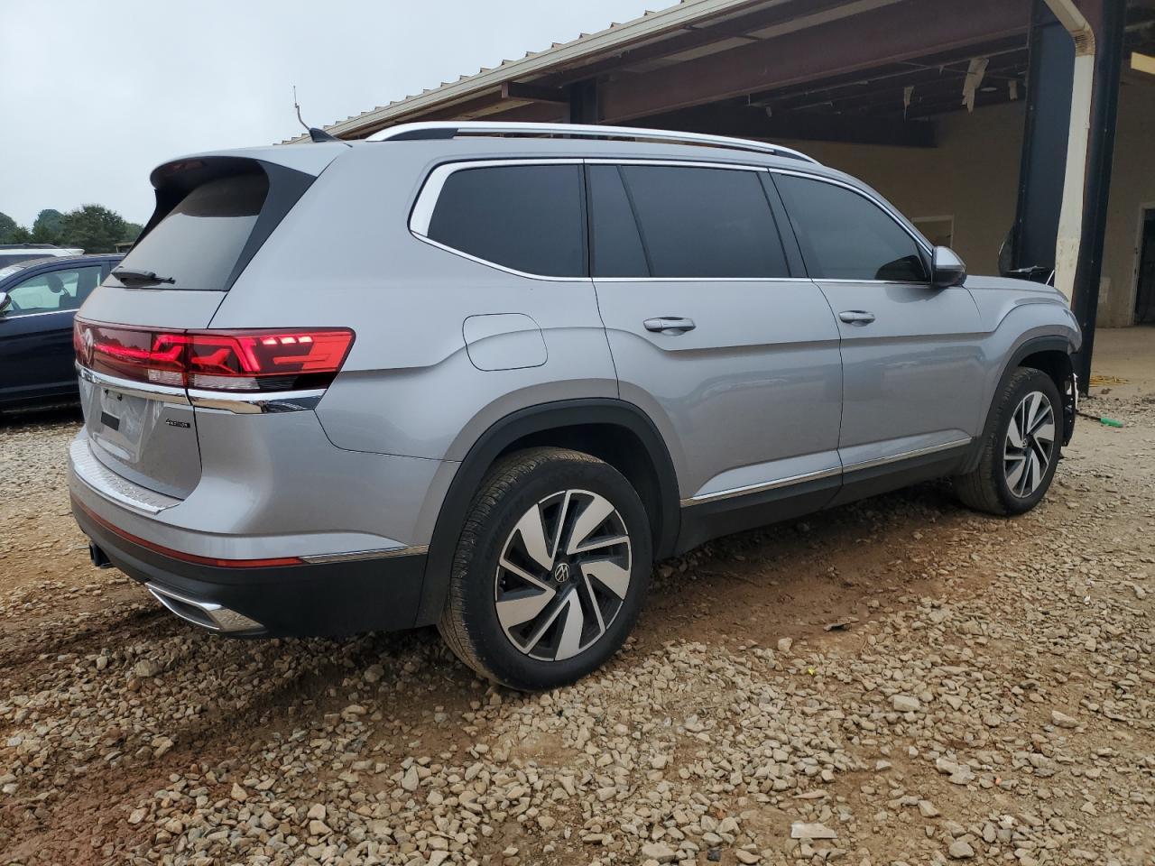 2024 Volkswagen Atlas Sel - Image 3