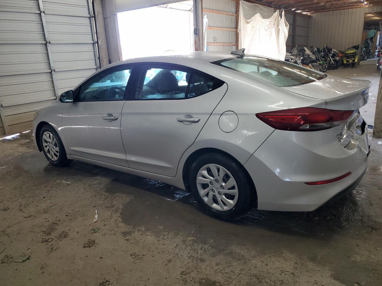 2017 Hyundai Elantra Se - Image 2