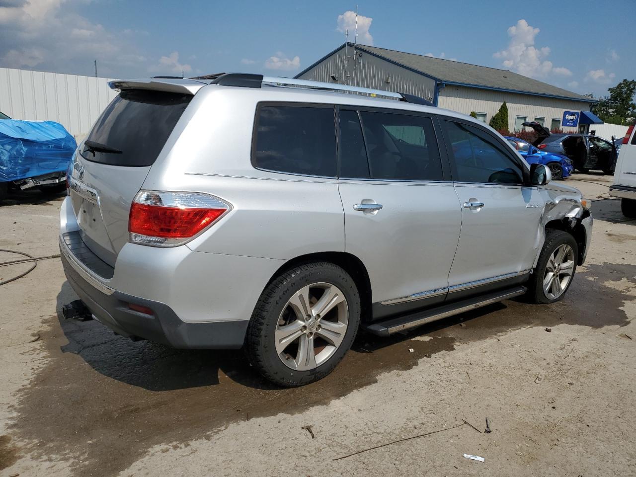 2012 Toyota Highlander Limited - Image 3