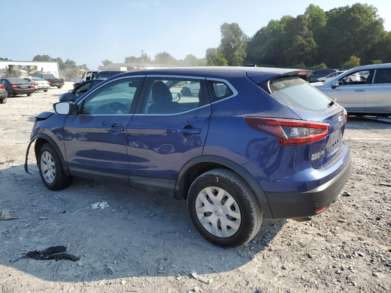 2020 Nissan Rogue Sport S - Image 2