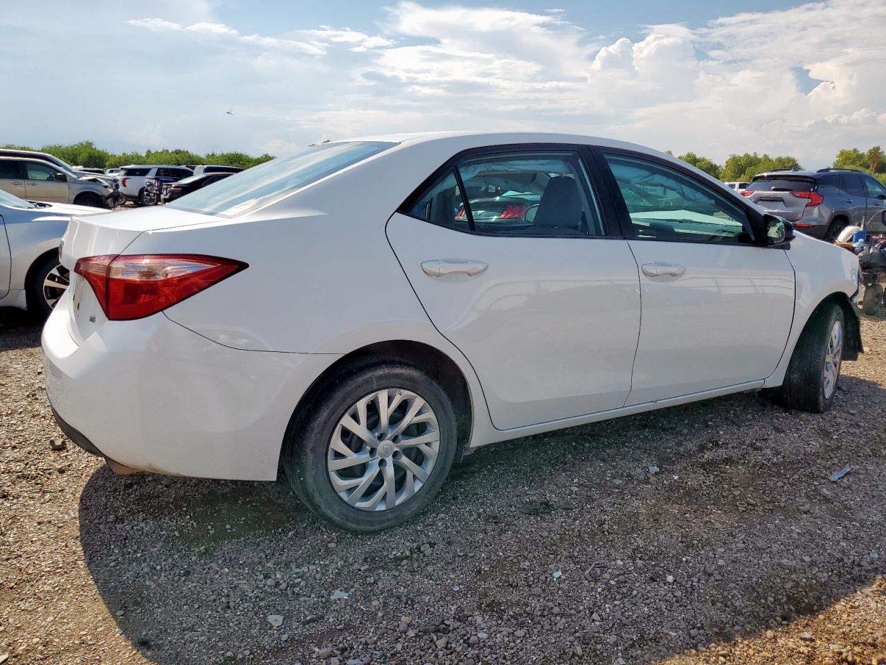2017 Toyota Corolla L - Фото 3