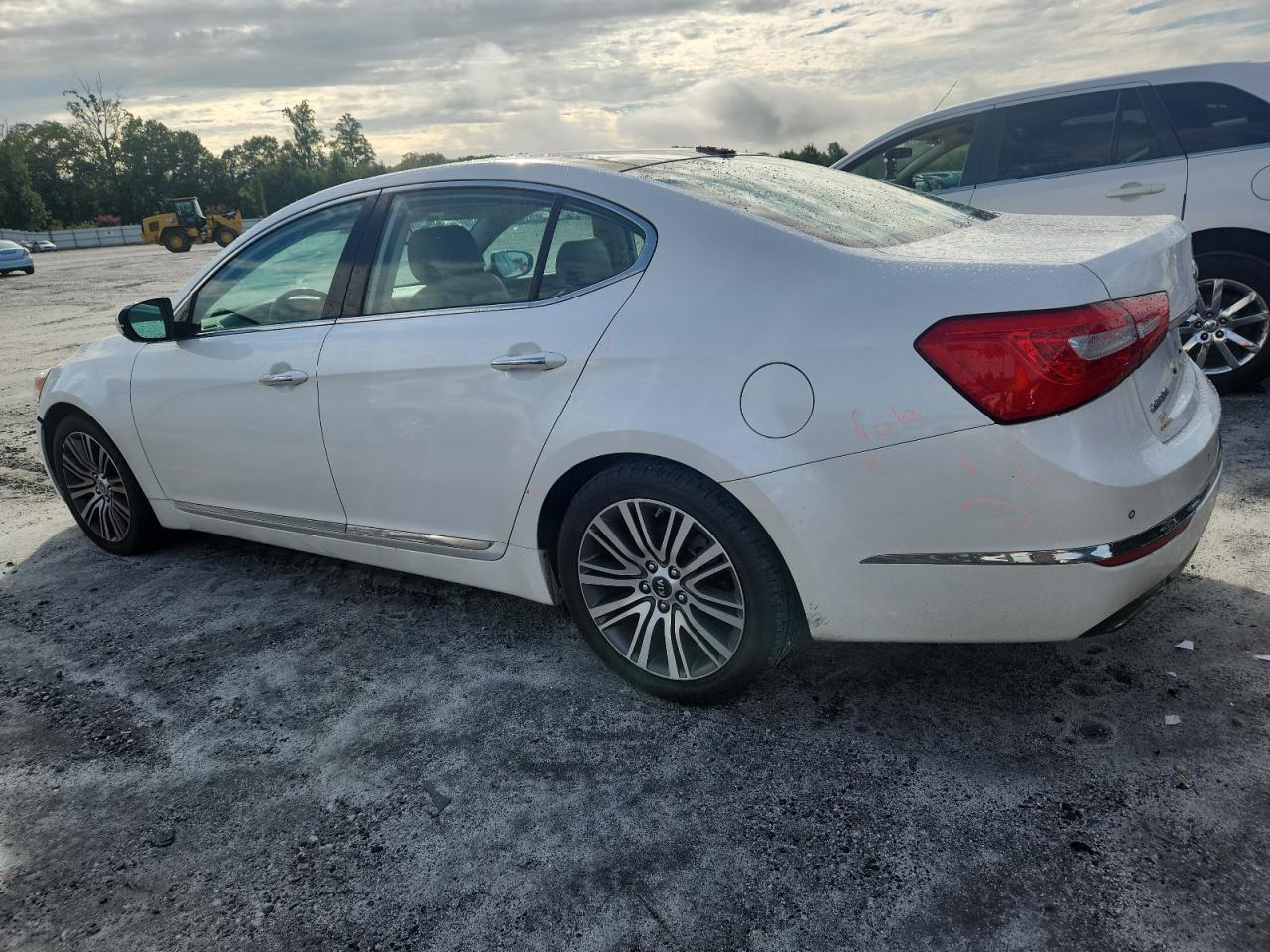 2014 Kia Cadenza Premium - Image 2