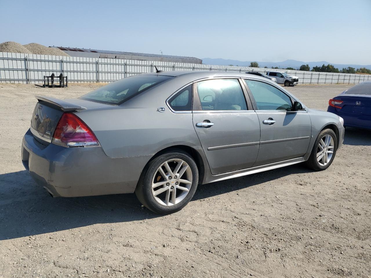 2009 Chevrolet Impala Ltz - Фото 3