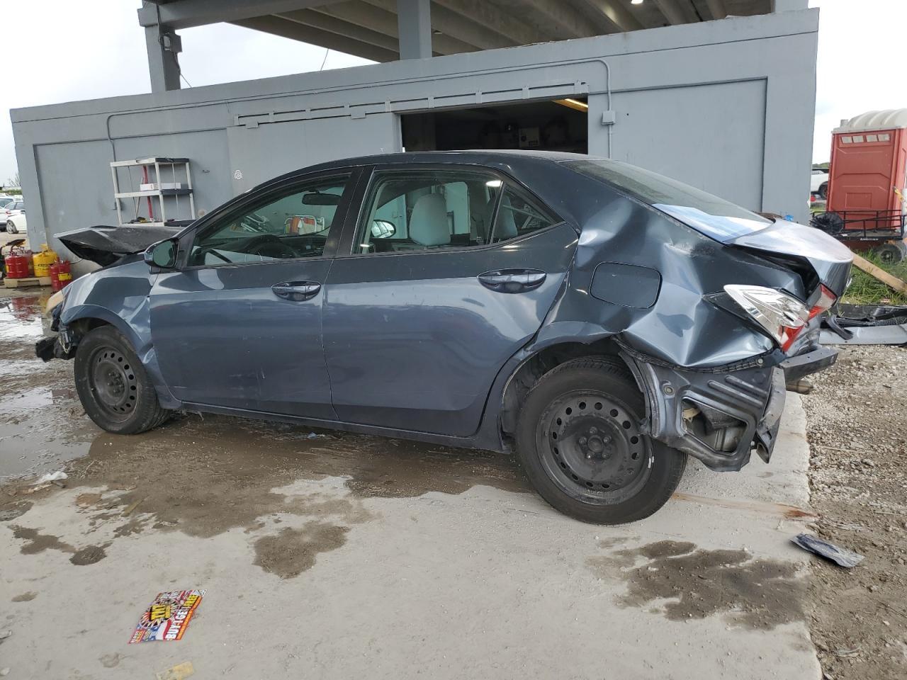 2015 Toyota Corolla L - Фото 2