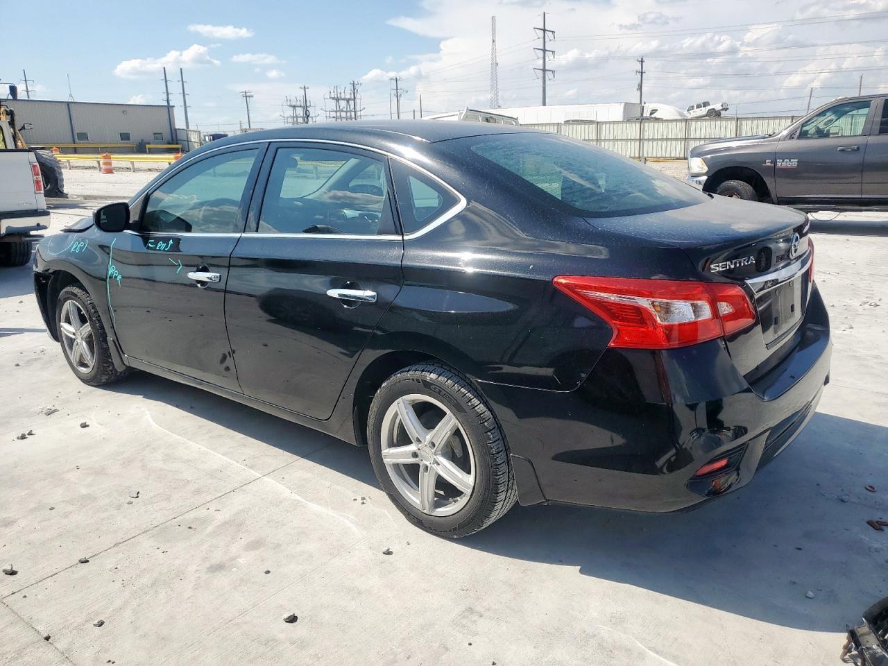 2017 Nissan Sentra S - Фото 2