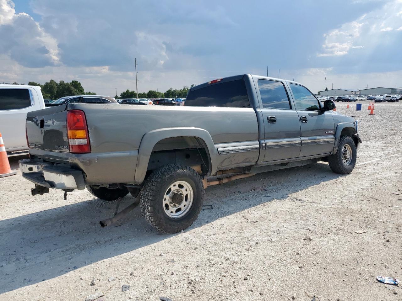 2002 Chevrolet Silverado C2500 Heavy Duty - Фото 3