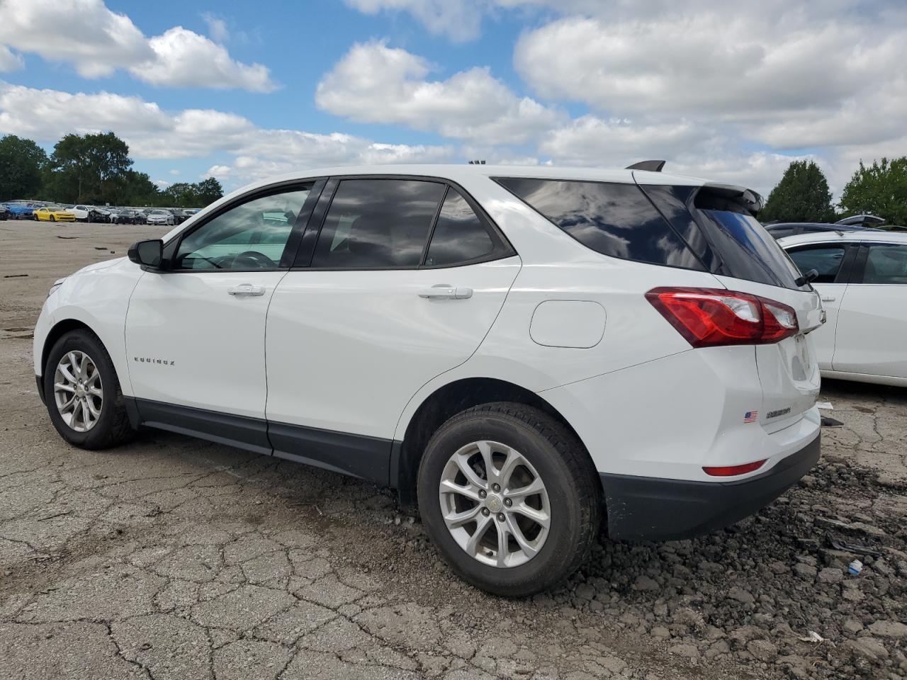 2019 Chevrolet Equinox Ls - Фото 2