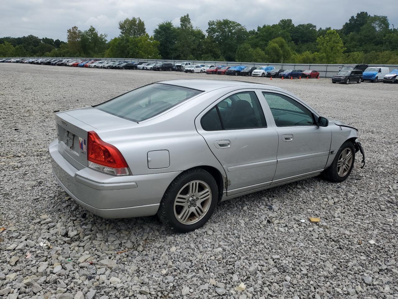 2005 Volvo S60 2.5T - Image 3