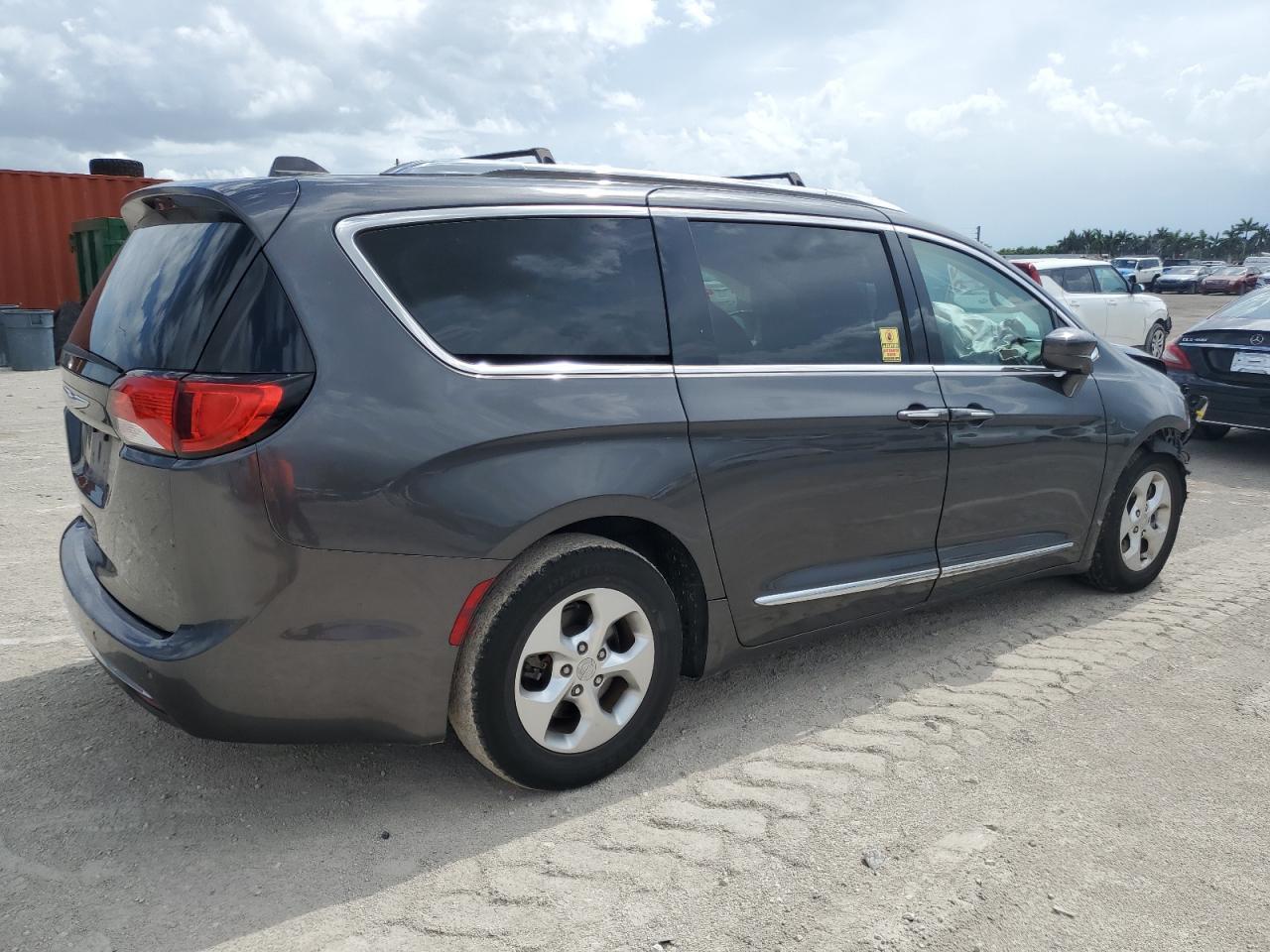 2017 Chrysler Pacifica Touring L Plus - Image 3