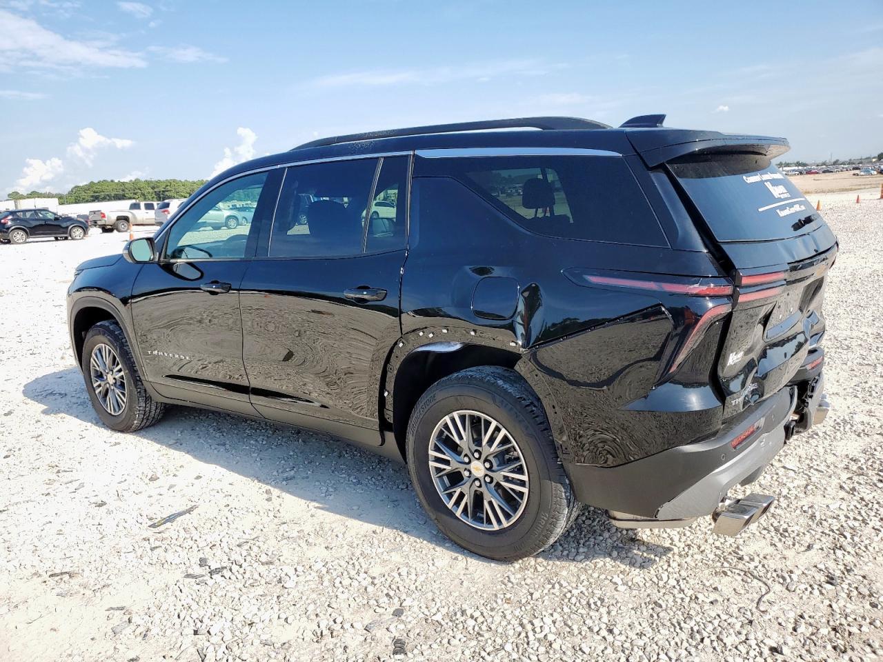 2025 Chevrolet Traverse Lt - Image 2