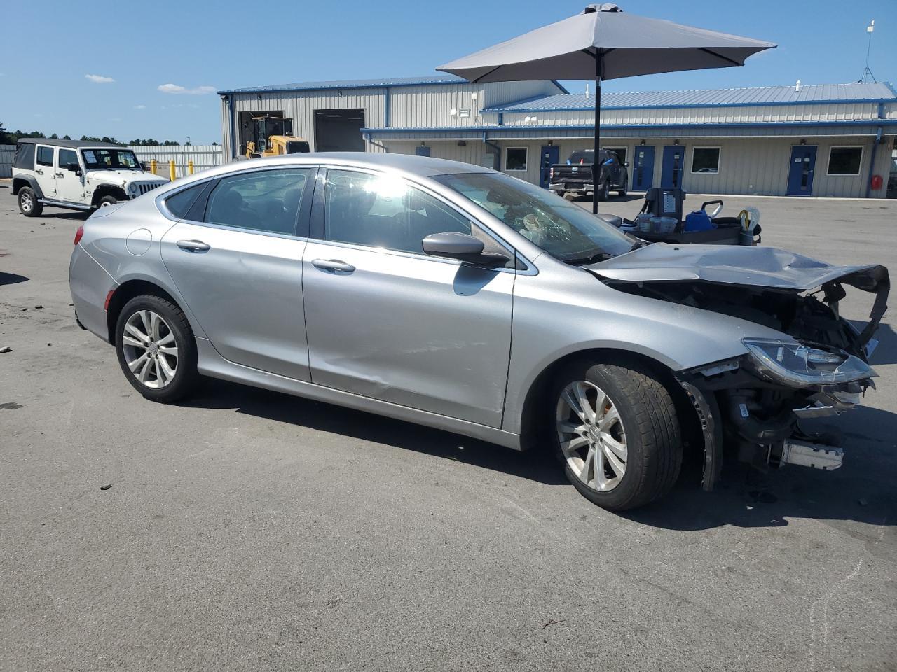 2015 Chrysler 200 Limited - Фото 4