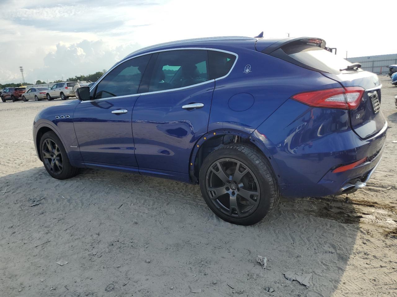 2018 Maserati Levante Luxury - Image 2
