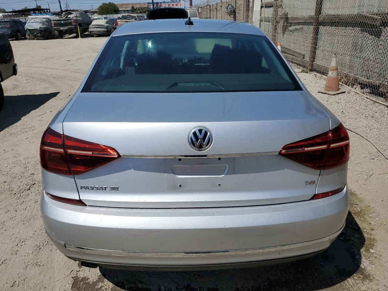 2017 Volkswagen Passat Se - Фото 6