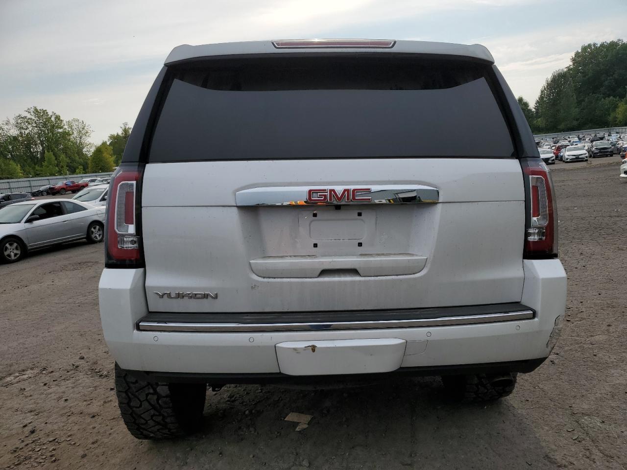2019 GMC Yukon Denali - Фото 6