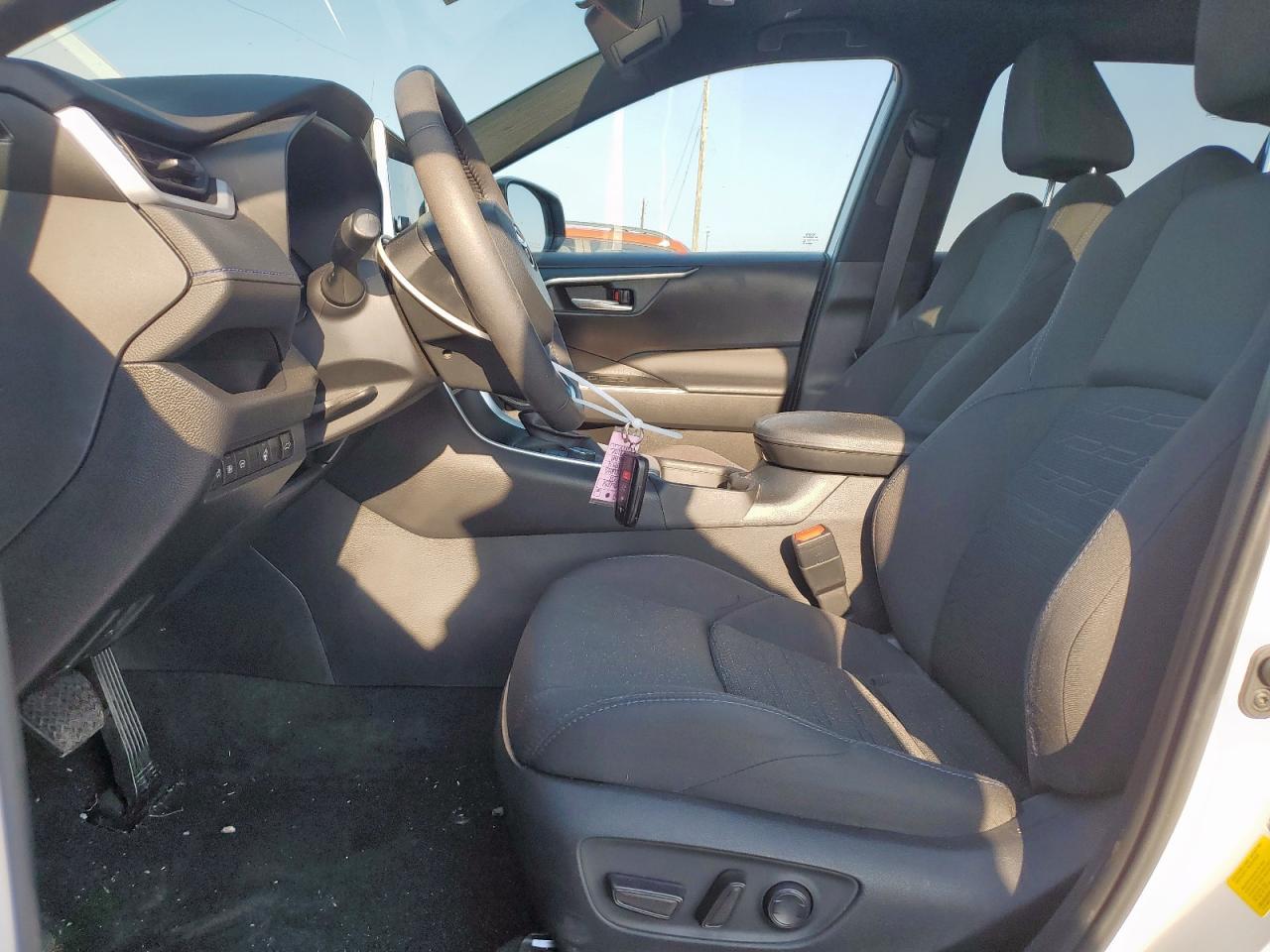 2024 Toyota Rav4 Se - Image 7