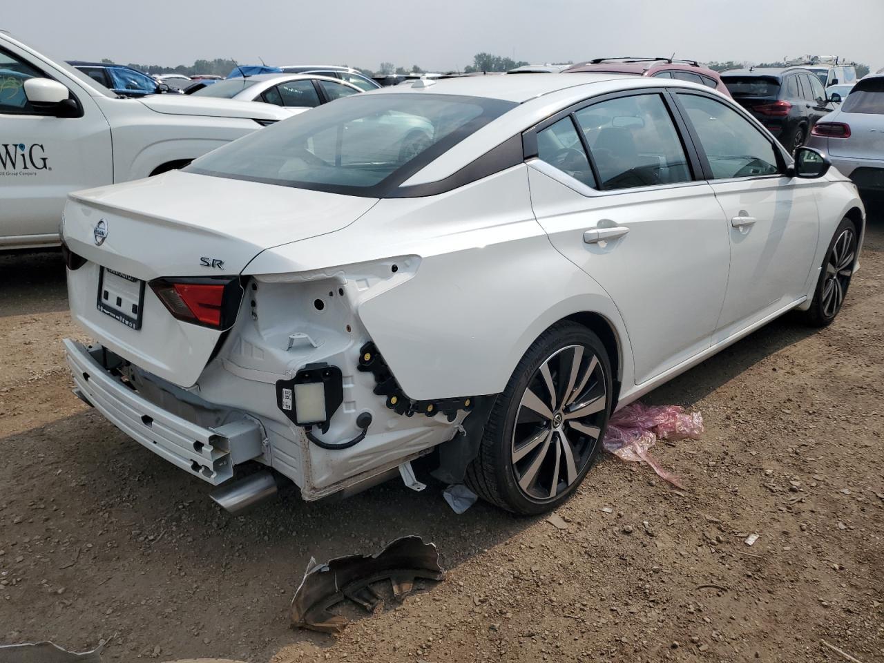 2022 Nissan Altima Sr - Image 3