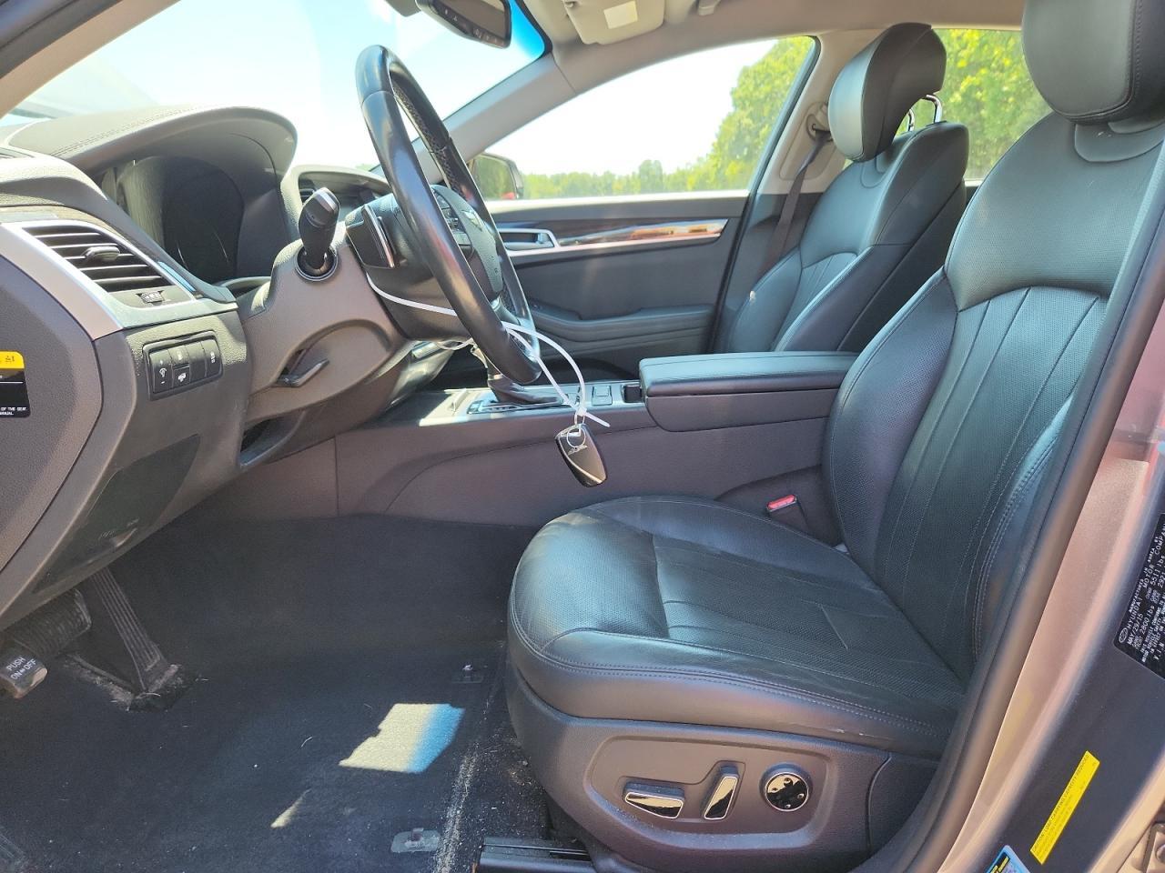 2016 Hyundai Genesis 3.8L - Фото 7