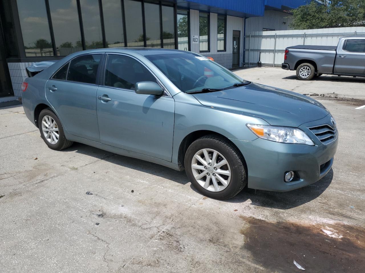 2011 Toyota Camry Base - Фото 4