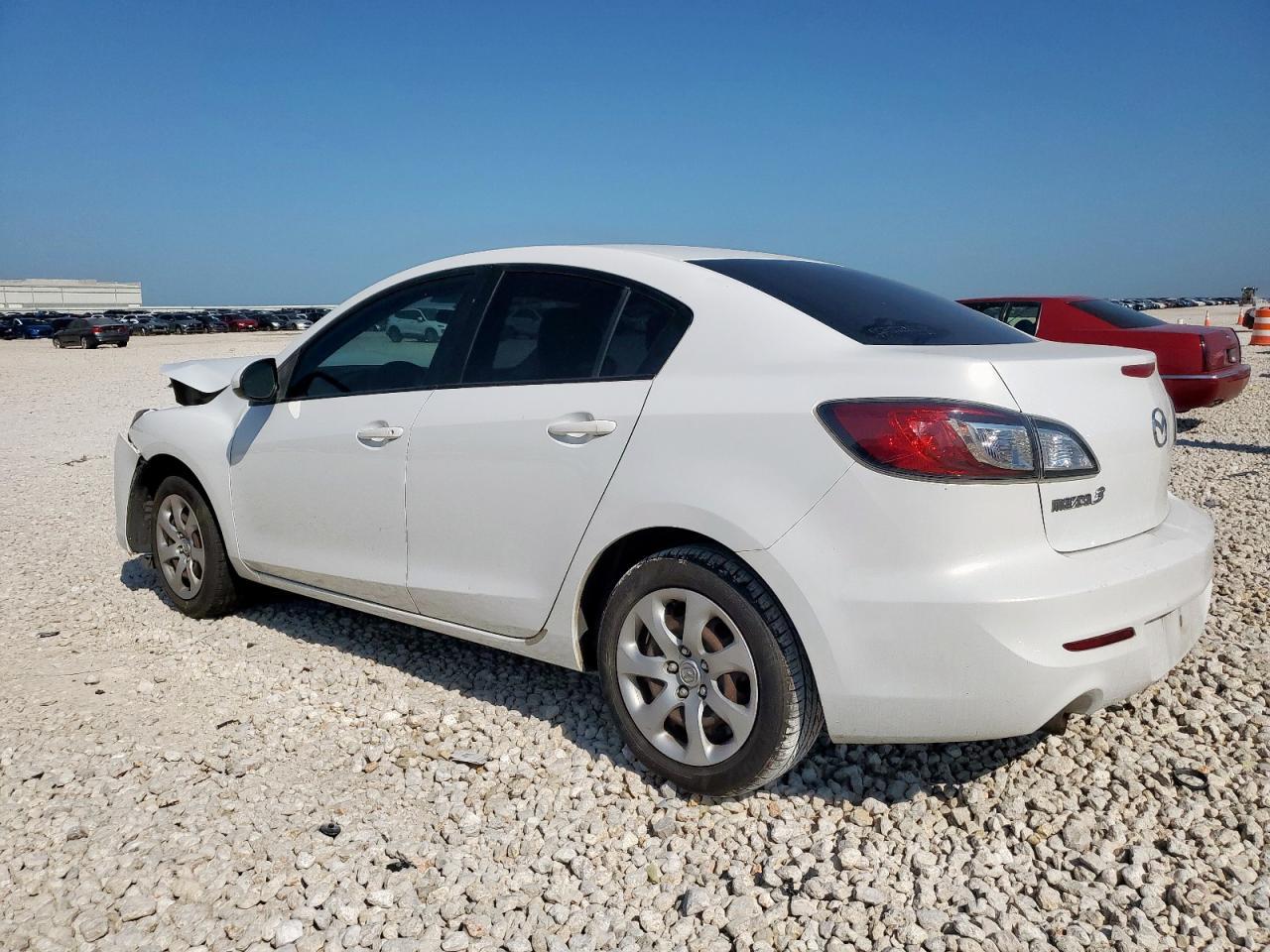 2013 Mazda 3 I - Image 2