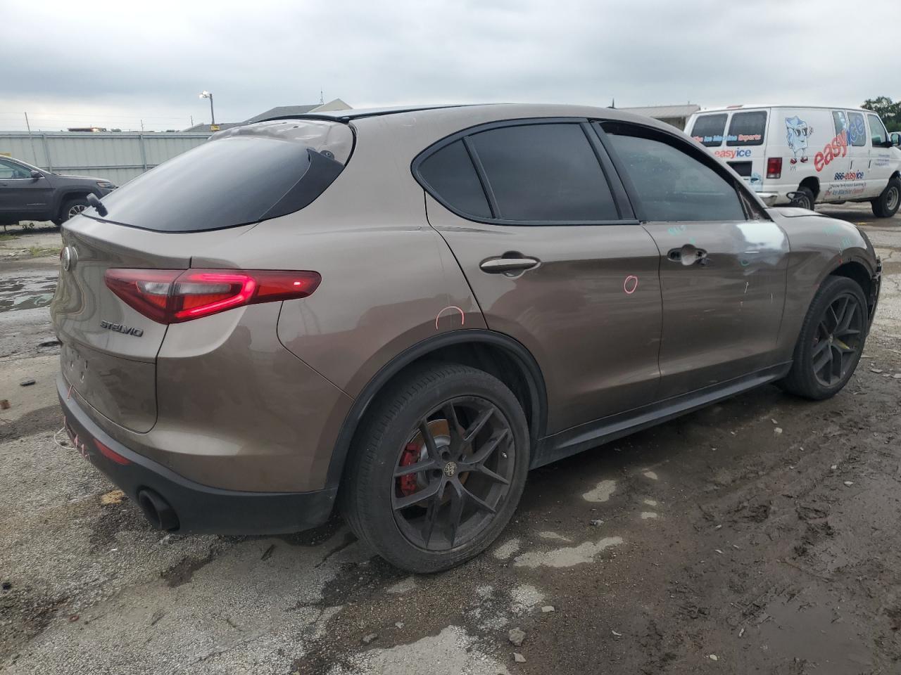 2019 Alfa Romeo Stelvio Ti - Фото 3
